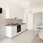 Hellen House * Монополи