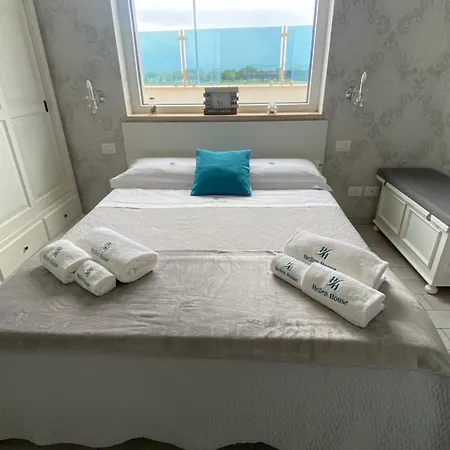 Ferienhaus Apulianstay-hellen House *